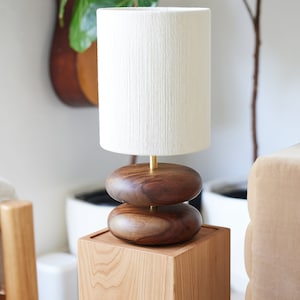 River Rock Lamp Walnut Wood Lamp Base Reclaimed Wood Table Lamp Turned Wood zdjęcie 6