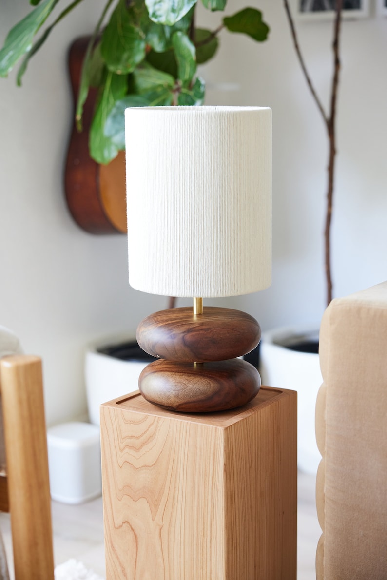 River Rock Lamp Walnut Wood Lamp Base Reclaimed Wood Table Lamp Turned Wood imagem 6