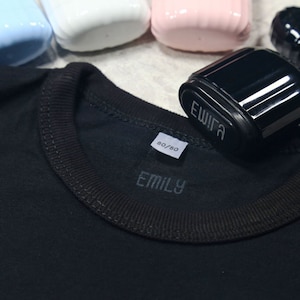 Timbro personalizzato con inchiostro bianco per vestiti di cotone scuro, timbro per etichette di abbigliamento, timbro con inchiostro per tessuti di cotone natalizio