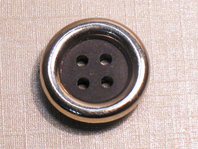 Bouton marine, pourtour en métal, 4 trous, diam.18mm, lot de 6 boutons image 1