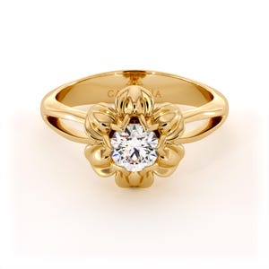 14K Gold Lab Diamond Floral Engagement Ring with Artistic Petal Design