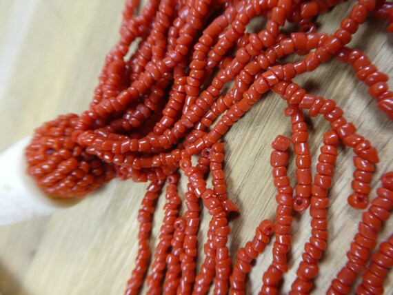 Gorgeous Art Deco Coral glass micro beaded Lariat… - image 4