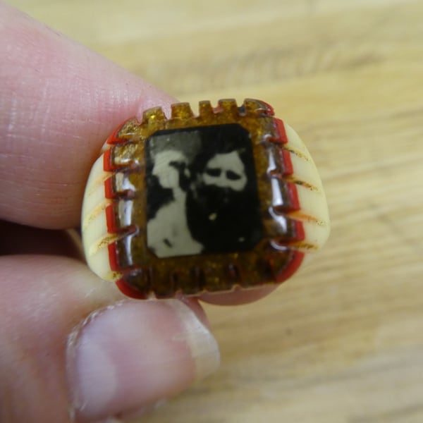 Vintage depression era Celluloid Portrait/Photo/Sweetheart/Prison ring, hard to find