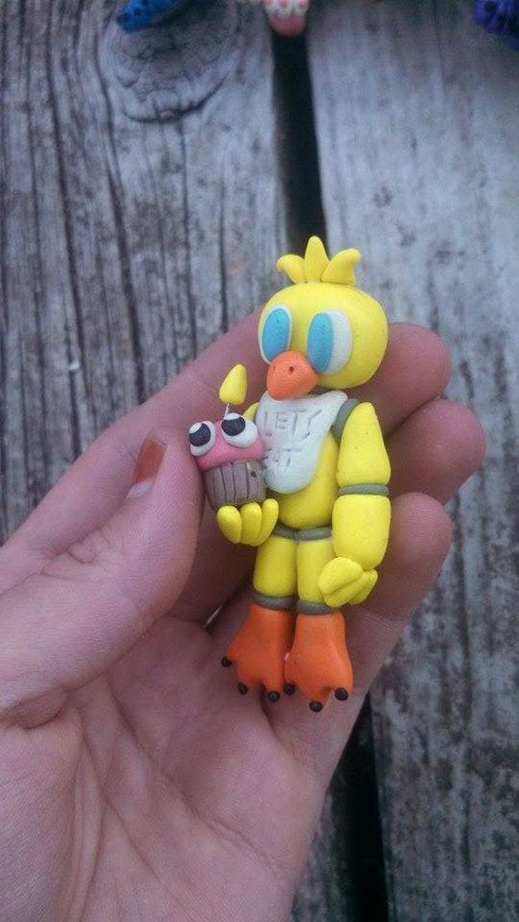 Five Nights At Freddys FNAF Keychain Figure 1.5 Withered Chica Yellow Bird