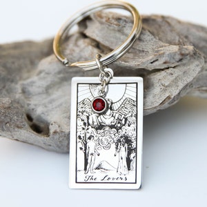 Tarot sleutelhanger, geboortesteen geschenk, grote arcana, sleutelhanger geschenk, tarot kaart cadeau, witchie gift, mystieke gift, birthstone sleutelhanger afbeelding 9