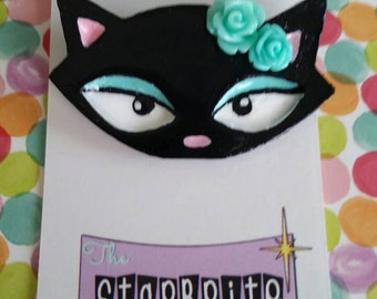 Pinup kitty face brooch