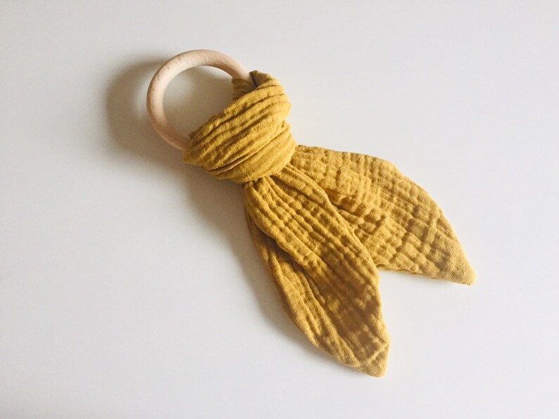Cuddly cloth cloth gripping ring stine with heart