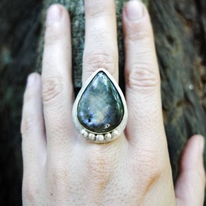 Labradorite Healing Silver ring, Statement ring, Adjustable ring, Sterling Silver ring, Gemstone ring, Unique jewelry, Semiprecious stone