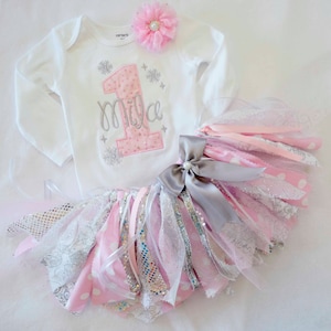 Winter Onederland,Pink and Silver snowflake birthday,Baby girl first Birthday Outfit,cake smash outfit,personalized birthday dress girl
