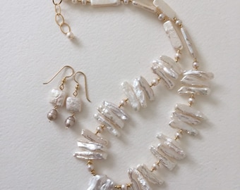 Stick pearls statement necklace