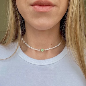 Green Jade Clover Pearl Choker Necklace, Gold Beaded Necklace, Green Clover Crystal Necklace, Gemstone Choker Necklace, Pearl Short Necklace