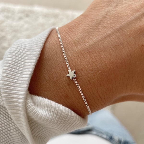 Silbernes Sternarmband, zierliches Bettelarmband, Sternarmbänder für Frauen, Geschenk für sie, Geschenk für Reisende, Sternenschmuck Serenity Project