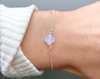 Pulsera de plata con trébol de opalita, delicada pulsera con dijes, pulseras de plata para mujer, regalo de la suerte para ella, regalo de buena suerte, amiga o dama de honor.