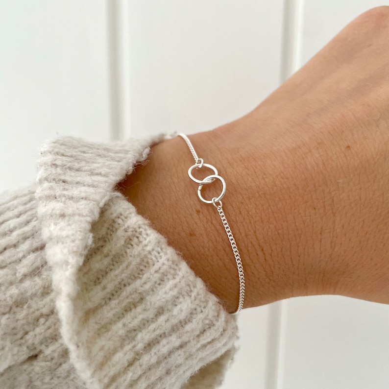 Dainty Silver Bracelet, Interlocking Circle Karma bracelet, Mother Daughter bracelet, Minimal Silver Jewellery, Be My Bridesmaid Gifts image 8