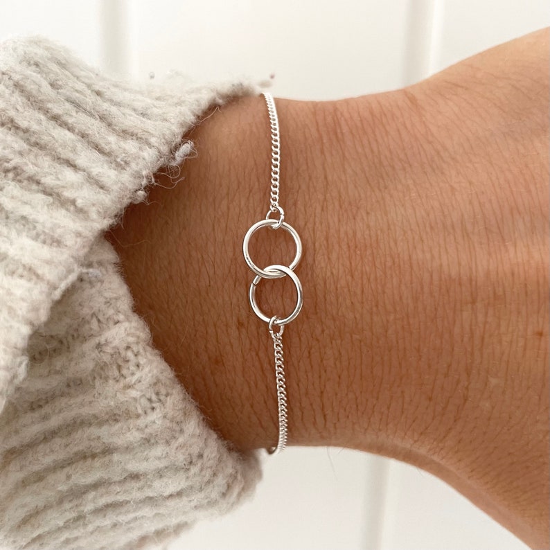 Dainty Silver Bracelet, Interlocking Circle Karma bracelet, Mother Daughter bracelet, Minimal Silver Jewellery, Be My Bridesmaid Gifts image 4