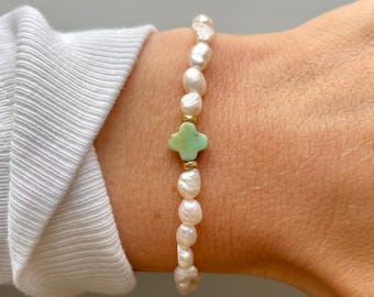 Pulsera de trébol de jade y perlas pequeñas, pulsera de cuentas doradas, joyería de jade verde, cumpleaños de marzo, pulseras elásticas, regalo de buena suerte