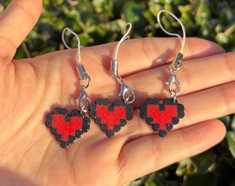 Mini Pixel Heart Phone Charms, Handmade Fuse Bead Accessory, Pixel Video Game Keychain, Cute Retro Gift, Matching Couple Charms