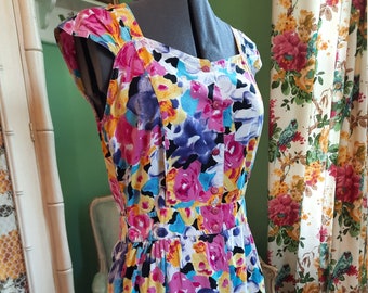 80's Cotton Romper / Bright Floral Print / Button Front Playsuit / 80's Does 40's Style / Relaxed Wide Legs / Side Pockets / Cap Sleeves