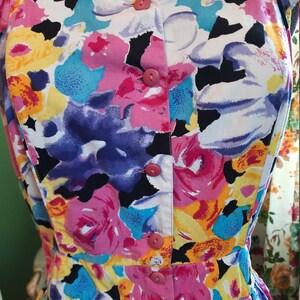 80's Cotton Romper / Bright Floral Print / Button Front Playsuit / 80's Does 40's Style / Relaxed Wide Legs / Side Pockets / Cap Sleeves image 10