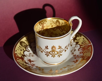 Taza y platillo antiguos Spode de la época Regencia, en amarillo y dorado, 1811-1820.