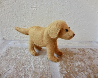 Handgjord gyllene labrador retriever, present till hundälskare, gosedjur av filt