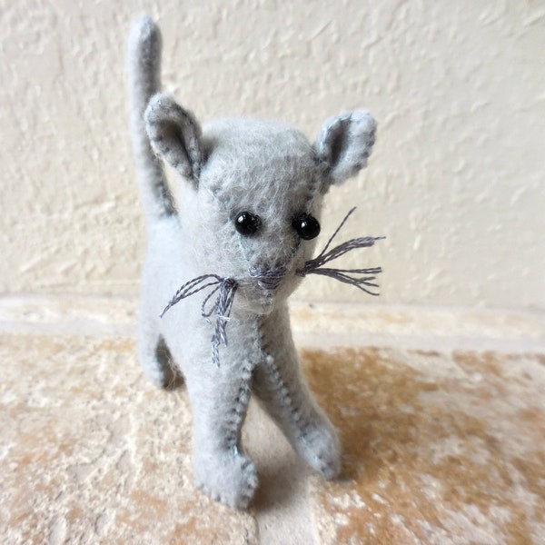 Small felt cat gift for cat lover, silver gray kitten, handmade soft toy kitty, stuffed felt animal