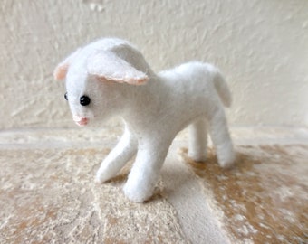 Little white lamb, felt lamb, Easter basket decoration, felt stuffed animal