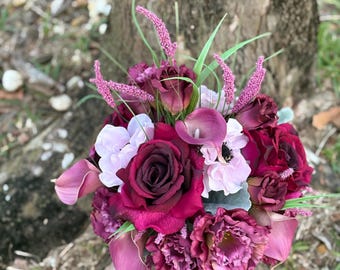 Kyrkogårdsbukett i vinrött och rosa - KLAR ATT LEVERERAS