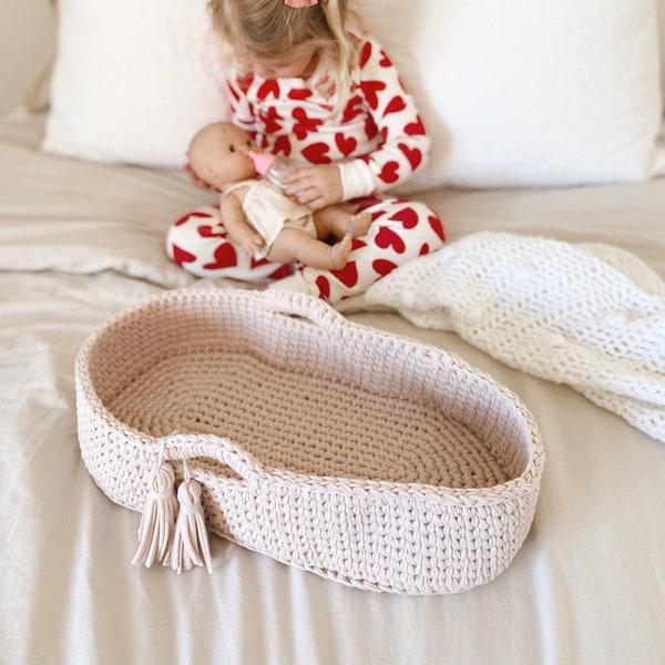 CROCHET PATTERN: Doll Moses Basket Crochet Pattern, Baby Moses Basket, Baby Crochet Basket, Minikane Moses Basket