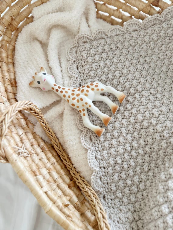 Textured Crochet Blanket 4824 KING COLE YUMMY CHUNKY CHENILLE