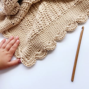 Crochet Pattern: Stevie Crochet Baby Blanket, Scallop Edge Baby Blanket Pattern