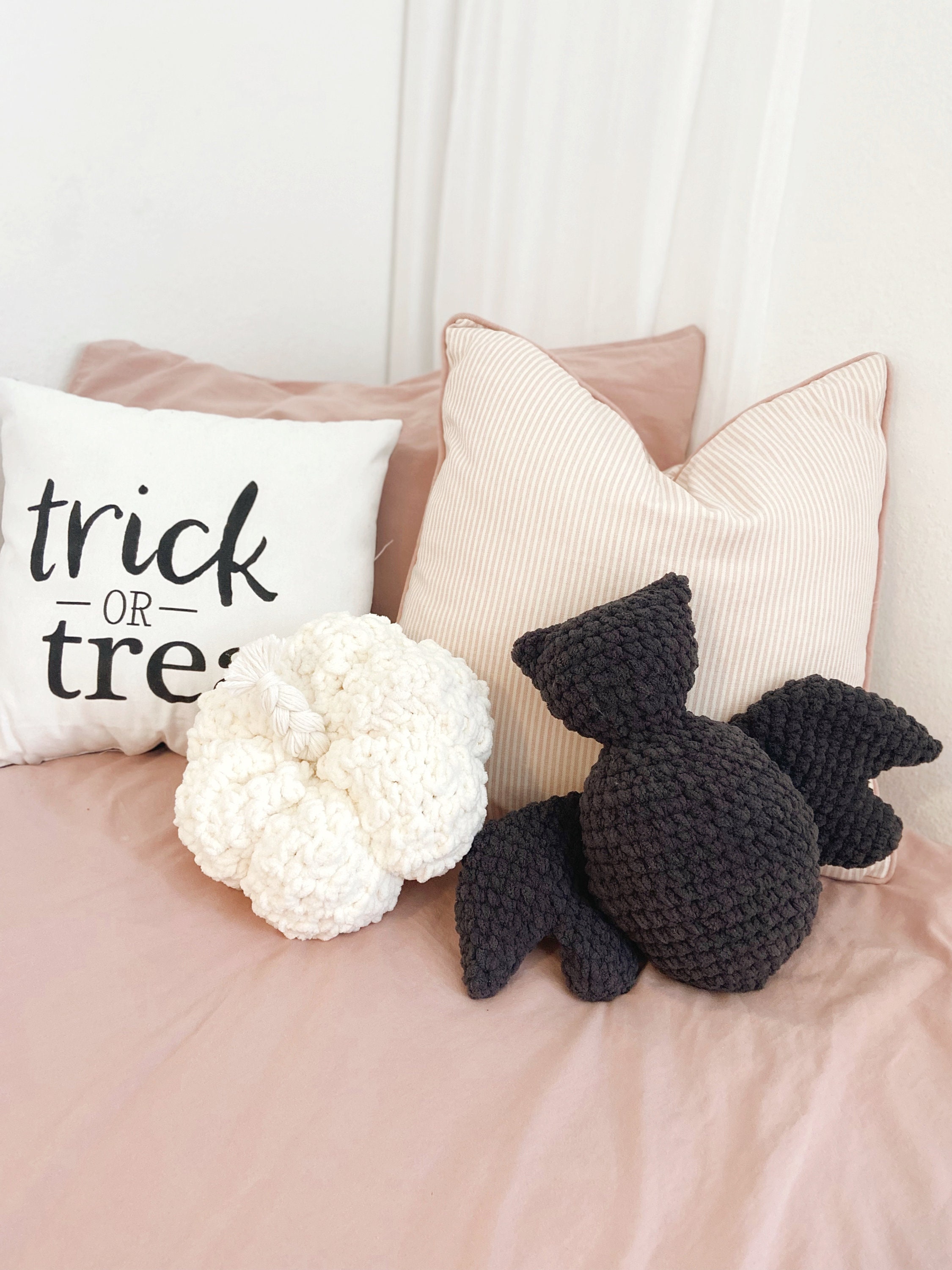 CROCHET PATTERN: Bat Pillow, Bat Amigurumi, Crochet Bat Pattern ...