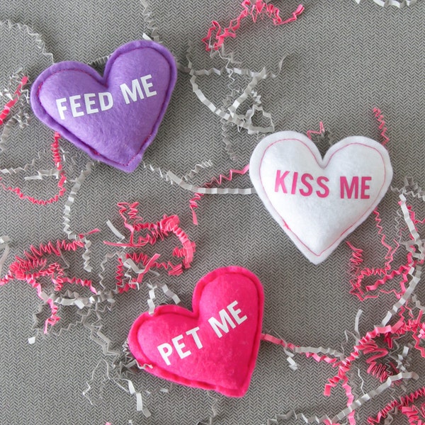 Cat Valentine gift  - Conversation heart catnip toy, feed me, kiss me, pet me, felt, catnip, cute cat toy