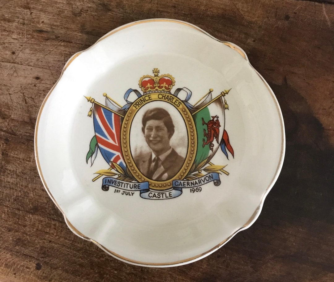 Small Vintage Pottery 1969 Commemorative Prince Charles