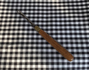Vintage Rug Making Latch Hook Tool