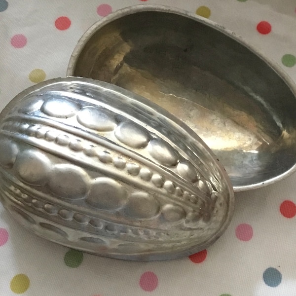 Vintage Easter Egg Mould