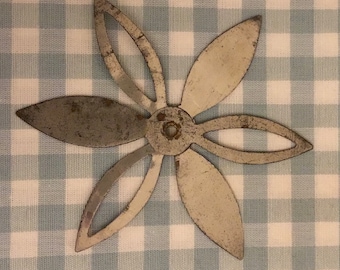 Vintage Adjustable Metal Flower Templates