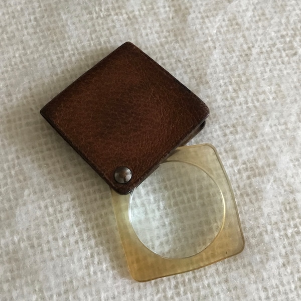Small Pocket | Portable Magnifying Glass in Leather Pouch