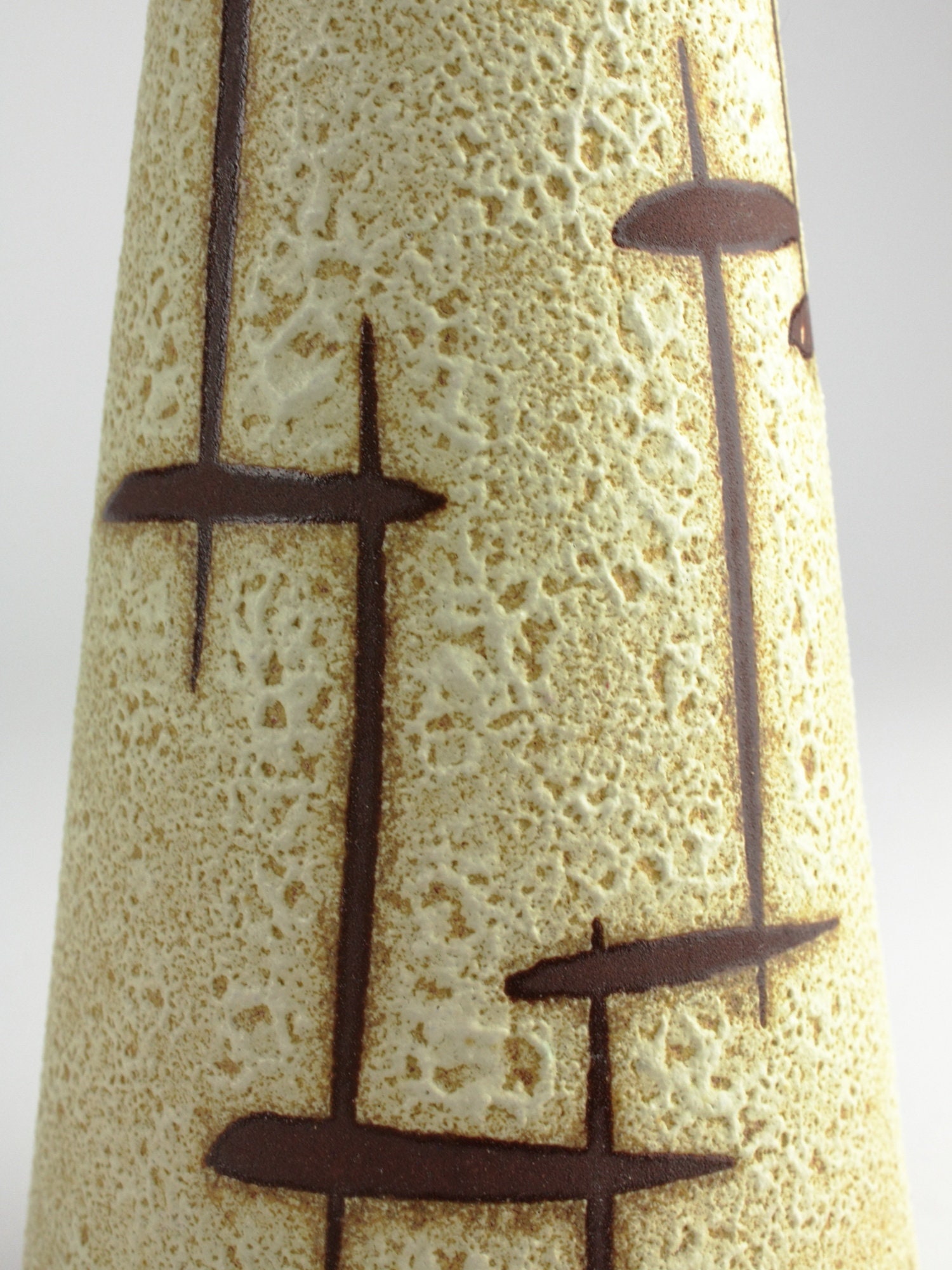 Scheurich 50 年代の陶器の花瓶、マットホワイトブラウン、西ドイツ