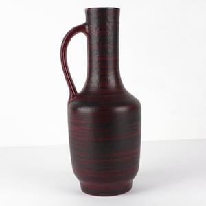 Strehla の背の高い赤黒のビンテージ陶器の花瓶、60 年代 70 年代、東ドイツの陶器、ミッド センチュリーの MCM 陶器の水差し