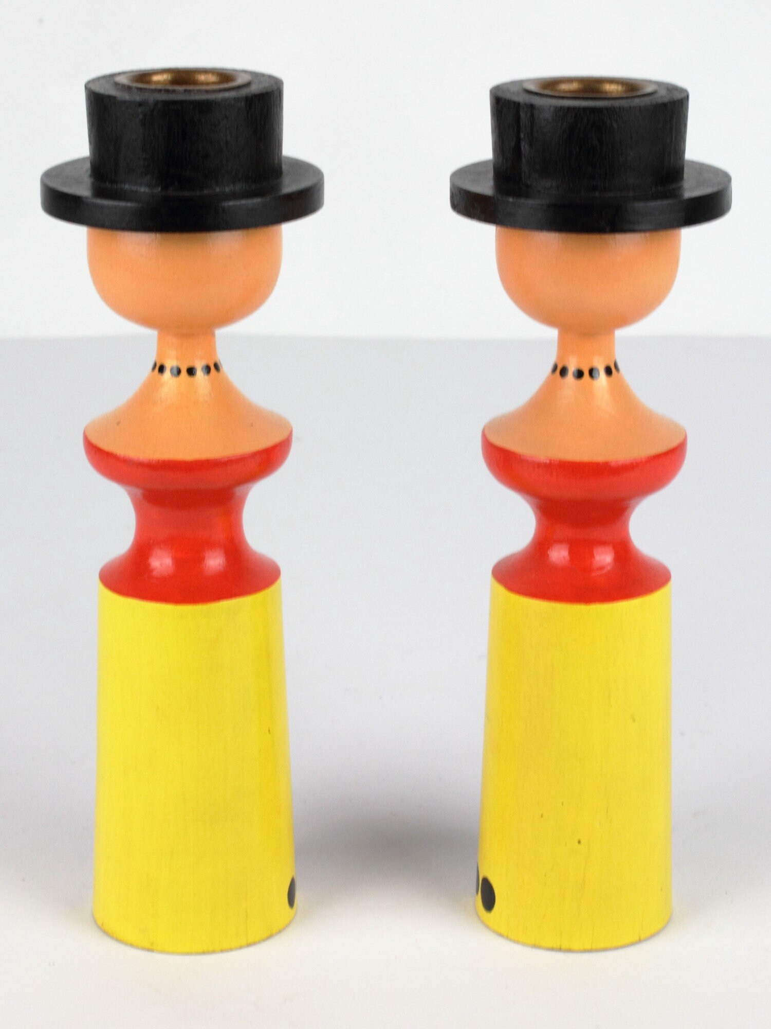 木製のヴィンテージ キャンドル ホルダー ペア、回転塗装された