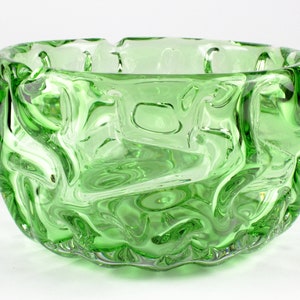 Green moulded crystal glass bowl by Chribska 70er, Czech art glass, mid century, vintage glass bowl