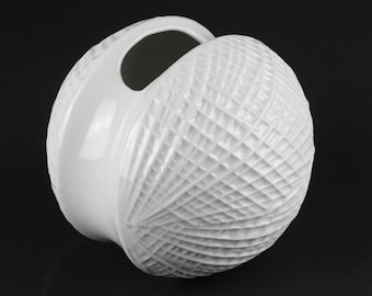 White porcelain vase "Saturn" by Wunsiedel, Bavaria, West Germany, Mid Century, mcm vintage white porcelain vase