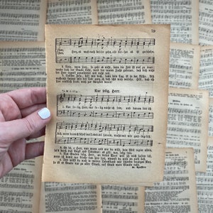 1924 antieke gotische Duitse mini hymnal bladmuziek voor paper crafting, junk journals, smash books, scrapbooking en collage afbeelding 3
