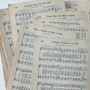 Partituras de himnarios antiguos de 1931 para manualidades con papel, revistas basura, libros de recortes, álbumes de recortes y collages