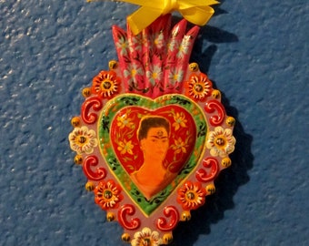 Tin Milagro Heart in Left Hand Ex Voto Ornament Protection Spiritual Tin Mexico Shaman Healing Power /& Protection Given Freely Altered Art