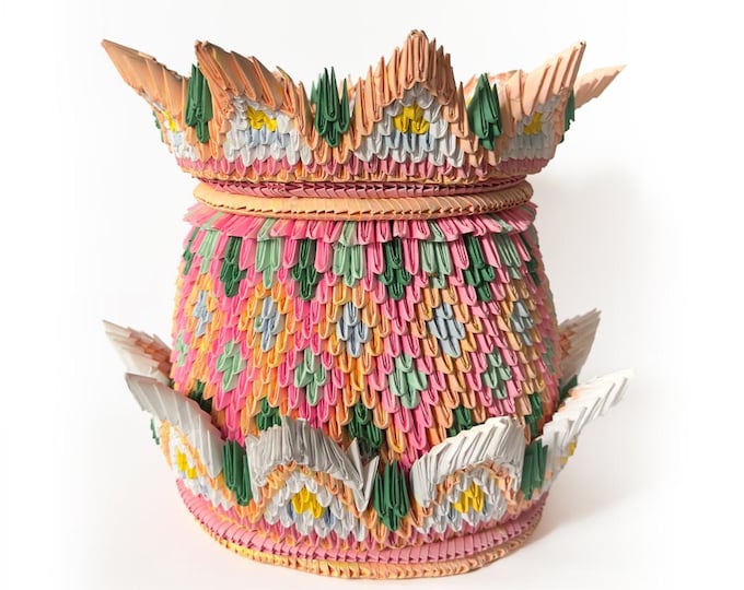 Golden Venture Folding Chinese Basket, 3D Origami