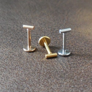 Small Straight Bar Labret Stud 16G, 18G, 20G Flatback Threadless Tragus Helix Push Pin Earrings Cartilage Flat Back Gold Tone Nose Stud