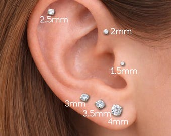 16G Flatback Labret Stud Earring • Clear CZ Triple Helix Stud
