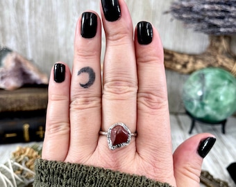 Anillo de jaspe rojo, delicado anillo de piedra pequeña, joyería de plata, tallas 5, 6, 7, 8, 9 y 10 / Colección Foxlark / Joyería bohemia con cristales / Joyería mística